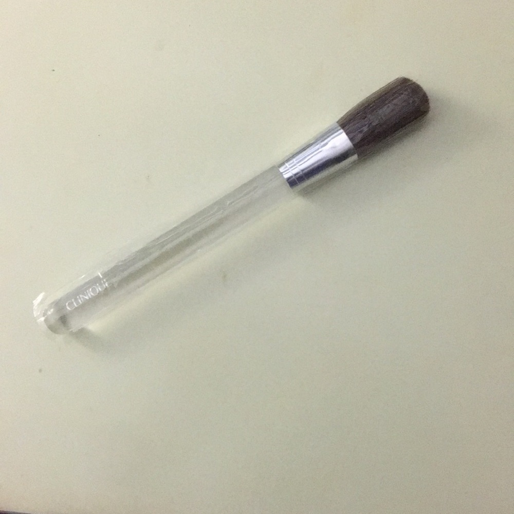 Clinique brush